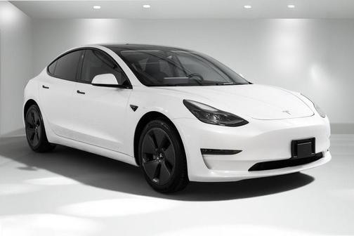 Pearl White Multi-Coat 2023 Tesla Model 3 Long Range