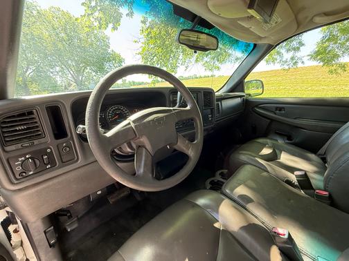 2004 Chevrolet Silverado 1500 Work Truck