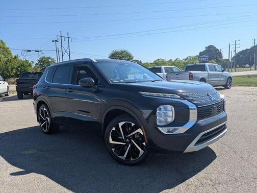Black 2022 Mitsubishi Outlander SEL