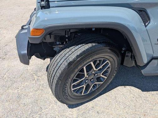 Anvil Clearcoat 2026 Jeep Wrangler Sahara