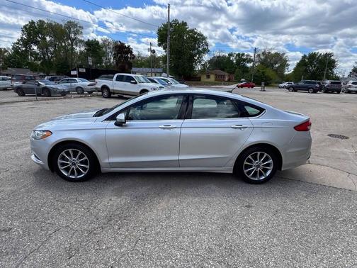 Ingot Silver 2017 Ford Fusion SE