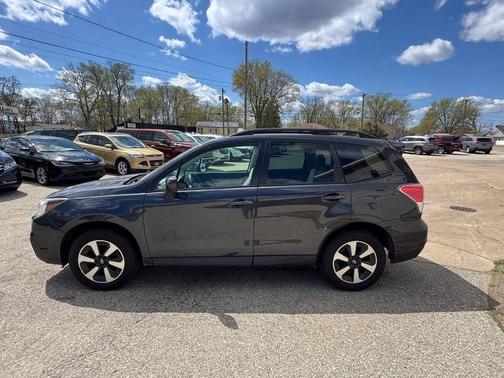 Crystal Black Silica 2018 Subaru Forester 2.5i Premium
