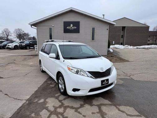 2014 Toyota Sienna LE