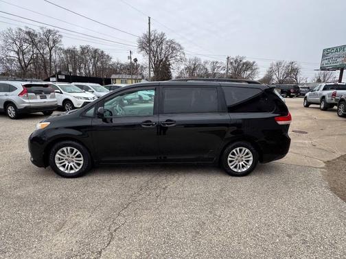 2012 Toyota Sienna XLE