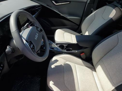 2025 Kia Niro SX Touring