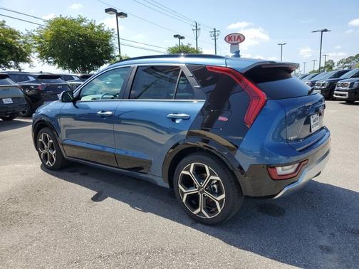 2025 Kia Niro SX Touring