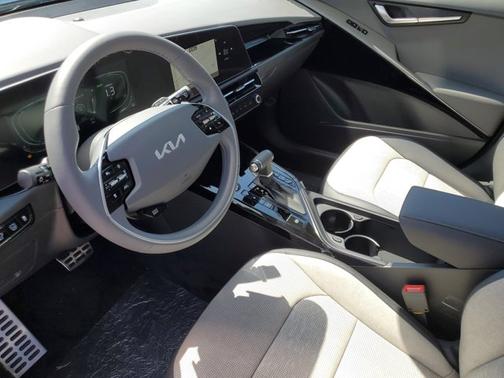 2025 Kia Niro SX Touring