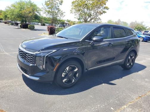 Fusion Black 2026 Kia Sportage LX