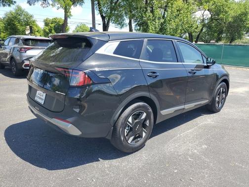 Fusion Black 2026 Kia Sportage LX