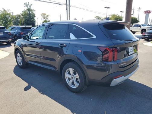 2025 Kia Sorento LX