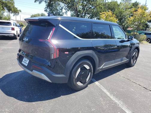 2026 Kia EV9 Light Long Range