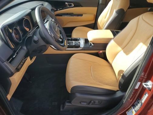 2024 Kia Carnival EX