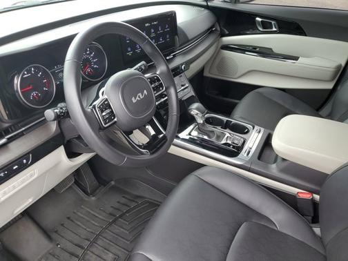 2022 Kia Carnival SX