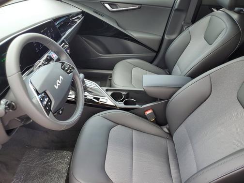 2025 Kia Niro EX