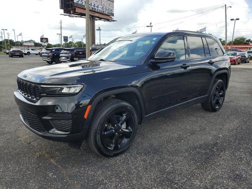 2023 Jeep Grand Cherokee Altitude