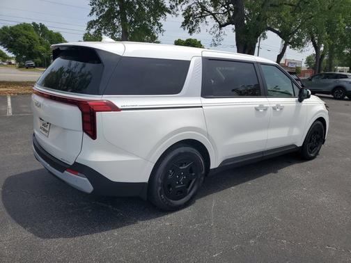 Snow White Pearl 2026 Kia Carnival LXS