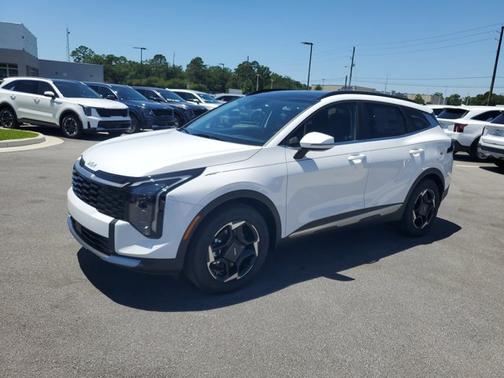 Glacial White Pearl 2026 Kia Sportage EX