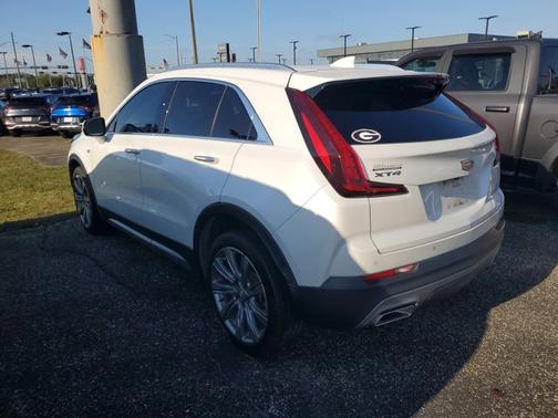 2023 Cadillac XT4 FWD Premium Luxury