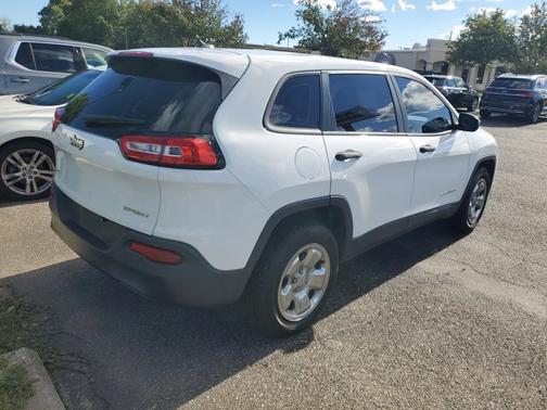 2016 Jeep Cherokee Sport