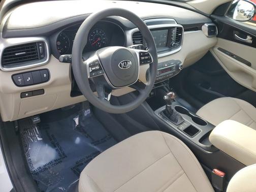 2019 Kia Sorento LX