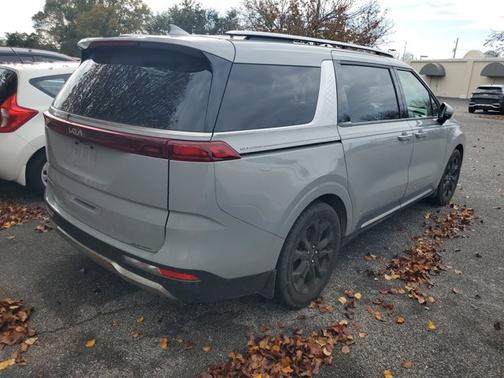 2024 Kia Carnival SX