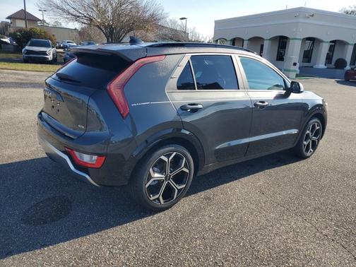 2024 Kia Niro EX Touring