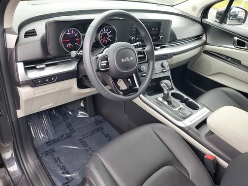 2023 Kia Carnival LX