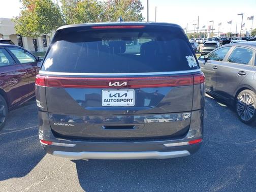 2023 Kia Carnival LX
