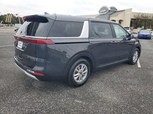 2023 Kia Carnival LX