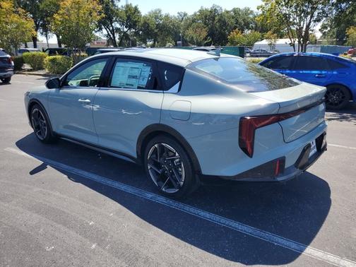 2025 Kia K4 GT-Line