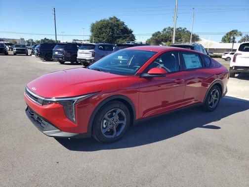 2025 Kia K4 LXS