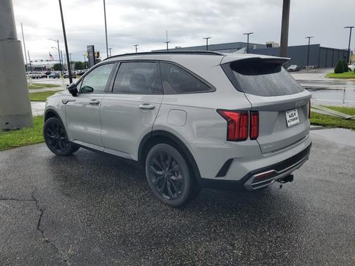 Wolf Gray 2023 Kia Sorento SX