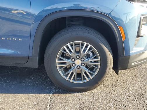 2024 Chevrolet Traverse FWD LS