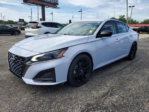 2023 Nissan Altima 2.5 SR