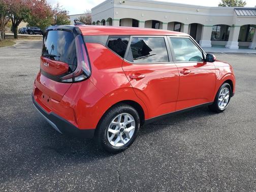 2024 Kia Soul LX