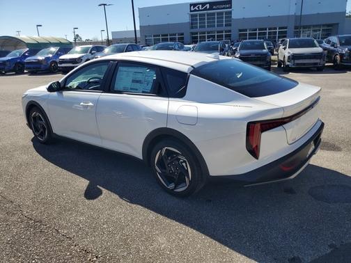 2026 Kia K4 EX