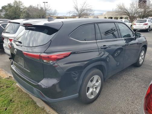 2022 Toyota Highlander L