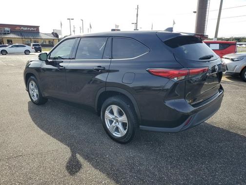 2022 Toyota Highlander L