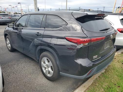 2022 Toyota Highlander L