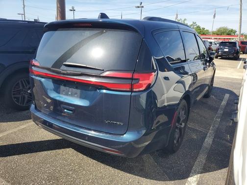 Fathom Blue Pearlcoat 2025 Chrysler Pacifica Limited