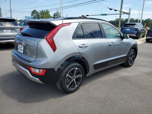 2025 Kia Niro SX
