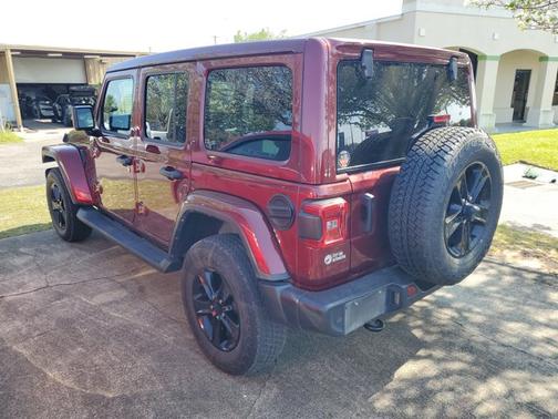 2022 Jeep Wrangler Unlimited Sahara Altitude