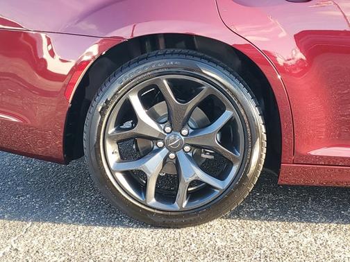 2023 Chrysler 300 Touring L