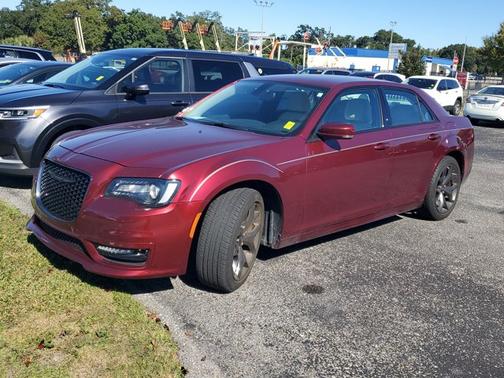 2023 Chrysler 300 Touring L