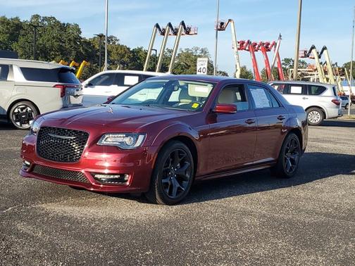 2023 Chrysler 300 Touring L
