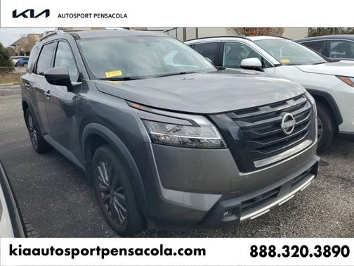 2024 Nissan Pathfinder SL