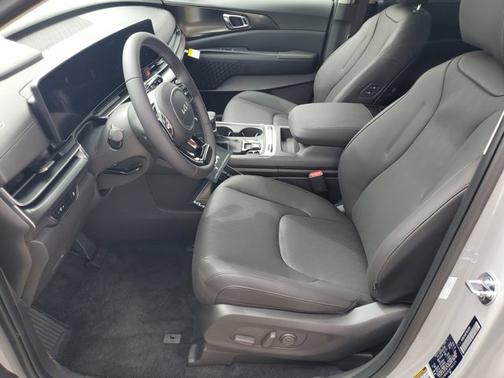 Ceramic Silver 2026 Kia Carnival SX