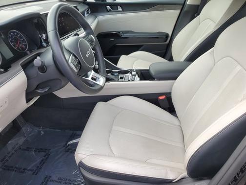 2022 Kia K5 EX