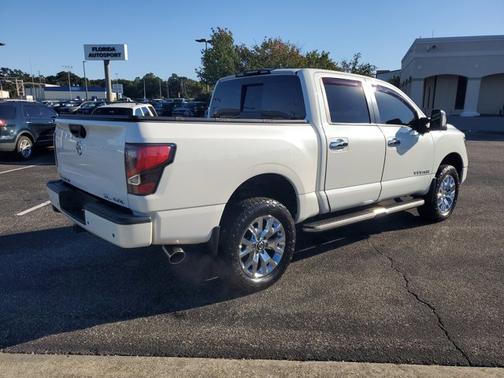 2020 Nissan Titan SL