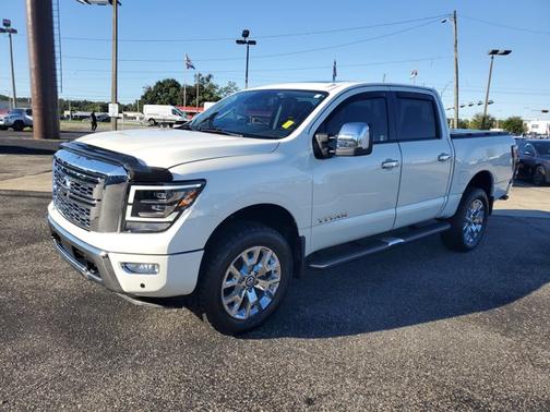 2020 Nissan Titan SL